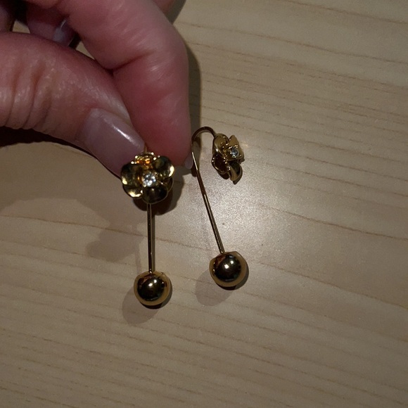 Kate Spade ♠️ New York flower drop earrings - Picture 2 of 2